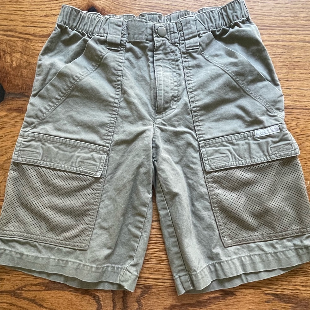 Columbia half moon bay olive/khakish shorts- size Small-